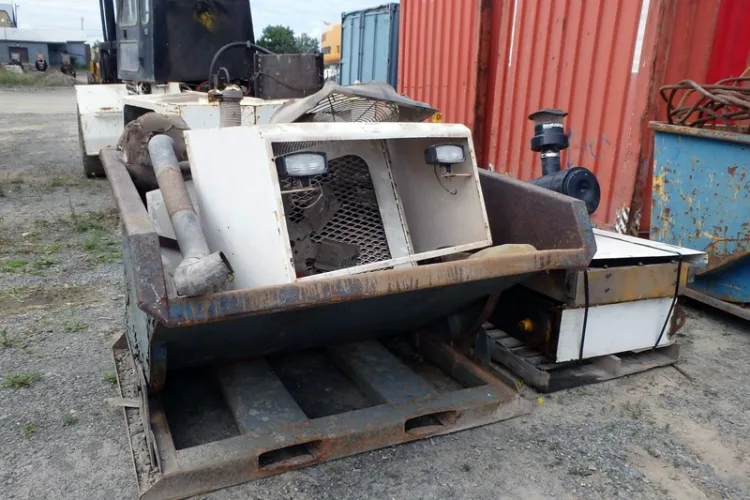 Photo #76 of HUGE 2-DAY AUCTION, DAY 2 - AS AWARDED BY THE TRUSTEE, PRICEWATERHOUSE COOPERS INC, - EDS DECOMMISSIONING CANADA INC: LARGE AUCTION OF LATE MODEL DEMOLITION EQUIPMENT