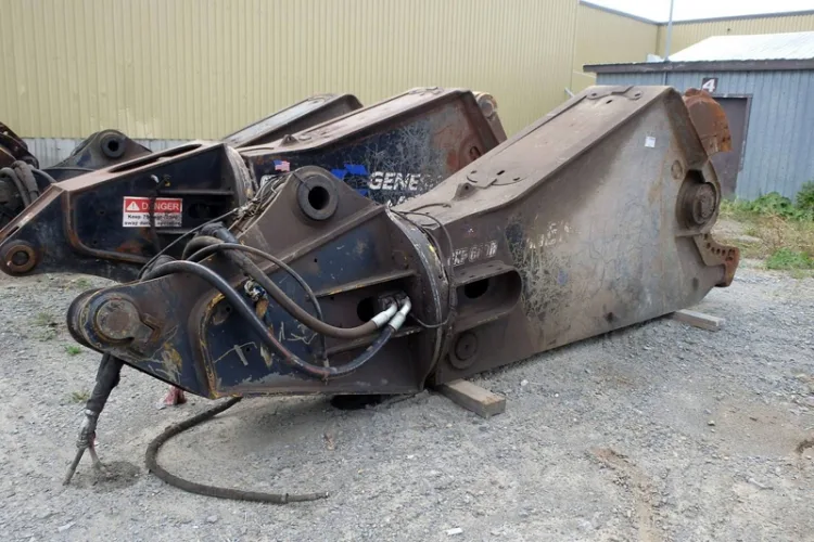 Photo #77 of HUGE 2-DAY AUCTION, DAY 2 - AS AWARDED BY THE TRUSTEE, PRICEWATERHOUSE COOPERS INC, - EDS DECOMMISSIONING CANADA INC: LARGE AUCTION OF LATE MODEL DEMOLITION EQUIPMENT