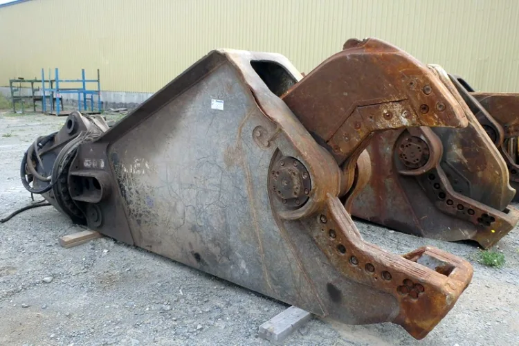 Photo #78 of HUGE 2-DAY AUCTION, DAY 2 - AS AWARDED BY THE TRUSTEE, PRICEWATERHOUSE COOPERS INC, - EDS DECOMMISSIONING CANADA INC: LARGE AUCTION OF LATE MODEL DEMOLITION EQUIPMENT