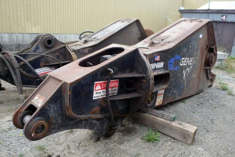 Photo #81 of HUGE 2-DAY AUCTION, DAY 2 - AS AWARDED BY THE TRUSTEE, PRICEWATERHOUSE COOPERS INC, - EDS DECOMMISSIONING CANADA INC: LARGE AUCTION OF LATE MODEL DEMOLITION EQUIPMENT