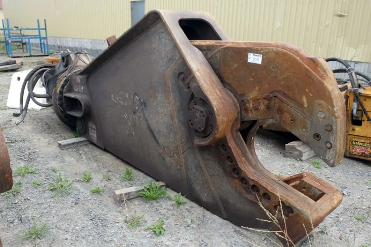 Photo #83 of HUGE 2-DAY AUCTION, DAY 2 - AS AWARDED BY THE TRUSTEE, PRICEWATERHOUSE COOPERS INC, - EDS DECOMMISSIONING CANADA INC: LARGE AUCTION OF LATE MODEL DEMOLITION EQUIPMENT