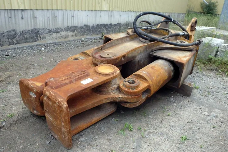 Photo #86 of HUGE 2-DAY AUCTION, DAY 2 - AS AWARDED BY THE TRUSTEE, PRICEWATERHOUSE COOPERS INC, - EDS DECOMMISSIONING CANADA INC: LARGE AUCTION OF LATE MODEL DEMOLITION EQUIPMENT