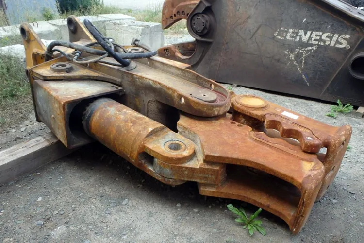 Photo #87 of HUGE 2-DAY AUCTION, DAY 2 - AS AWARDED BY THE TRUSTEE, PRICEWATERHOUSE COOPERS INC, - EDS DECOMMISSIONING CANADA INC: LARGE AUCTION OF LATE MODEL DEMOLITION EQUIPMENT