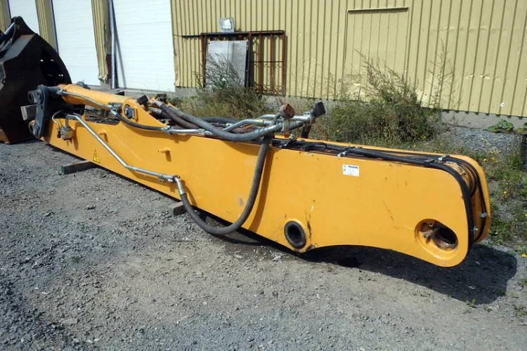 Photo #96 of HUGE 2-DAY AUCTION, DAY 2 - AS AWARDED BY THE TRUSTEE, PRICEWATERHOUSE COOPERS INC, - EDS DECOMMISSIONING CANADA INC: LARGE AUCTION OF LATE MODEL DEMOLITION EQUIPMENT