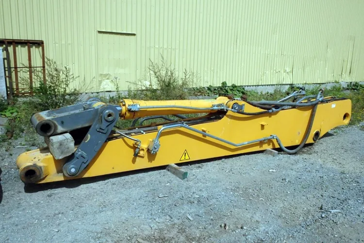 Photo #97 of HUGE 2-DAY AUCTION, DAY 2 - AS AWARDED BY THE TRUSTEE, PRICEWATERHOUSE COOPERS INC, - EDS DECOMMISSIONING CANADA INC: LARGE AUCTION OF LATE MODEL DEMOLITION EQUIPMENT