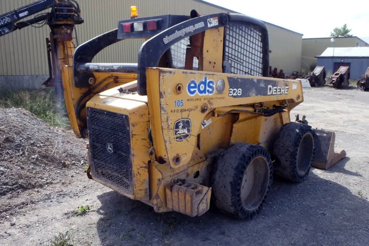 Photo #101 of HUGE 2-DAY AUCTION, DAY 2 - AS AWARDED BY THE TRUSTEE, PRICEWATERHOUSE COOPERS INC, - EDS DECOMMISSIONING CANADA INC: LARGE AUCTION OF LATE MODEL DEMOLITION EQUIPMENT