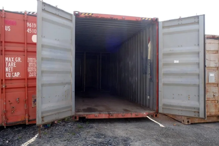 Photo #109 of HUGE 2-DAY AUCTION, DAY 2 - AS AWARDED BY THE TRUSTEE, PRICEWATERHOUSE COOPERS INC, - EDS DECOMMISSIONING CANADA INC: LARGE AUCTION OF LATE MODEL DEMOLITION EQUIPMENT