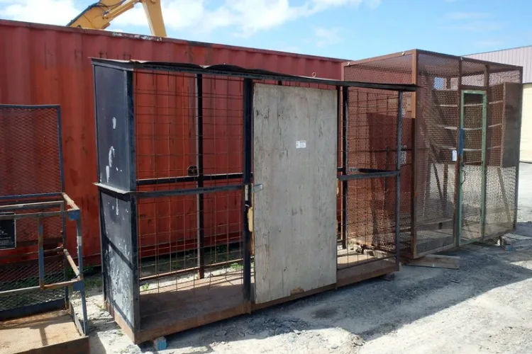 Photo #113 of HUGE 2-DAY AUCTION, DAY 2 - AS AWARDED BY THE TRUSTEE, PRICEWATERHOUSE COOPERS INC, - EDS DECOMMISSIONING CANADA INC: LARGE AUCTION OF LATE MODEL DEMOLITION EQUIPMENT