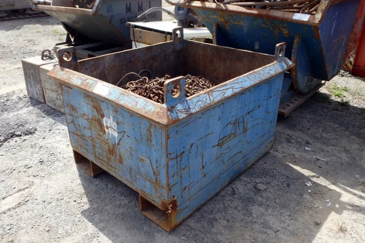 Photo #117 of HUGE 2-DAY AUCTION, DAY 2 - AS AWARDED BY THE TRUSTEE, PRICEWATERHOUSE COOPERS INC, - EDS DECOMMISSIONING CANADA INC: LARGE AUCTION OF LATE MODEL DEMOLITION EQUIPMENT