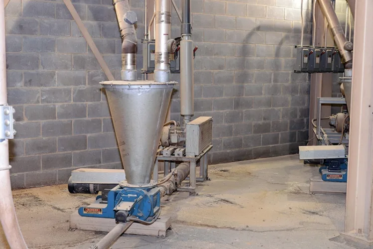 Photo #7 of HUGE 2 DAY AUCTION - DAY 2: SANDERSON PLUMBING PRODUCTS, INC. AKA BENEKE MAGNOLIA - 360,000 SQ. FT. TOILET SEAT MANUFACTURER INCLUDING PRODUCT LINE AND INTANGIBLES, PLASTIC INJECTION MOLDING, COMPRESSION MOLDING, MODERN BLENDING & GRINDING SYSTEM & MUCH