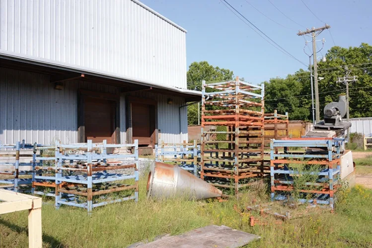Photo #61 of HUGE 2 DAY AUCTION - DAY 2: SANDERSON PLUMBING PRODUCTS, INC. AKA BENEKE MAGNOLIA - 360,000 SQ. FT. TOILET SEAT MANUFACTURER INCLUDING PRODUCT LINE AND INTANGIBLES, PLASTIC INJECTION MOLDING, COMPRESSION MOLDING, MODERN BLENDING & GRINDING SYSTEM & MUCH