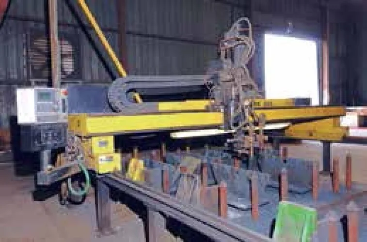 Photo #9 of DYNAMIC INDUSTRIES, INC.: FULL SERVICE FABRICATOR OF OFFSHORE OIL PLATFORMS & PREFABRICATED OIL BARGE COMPONENTS