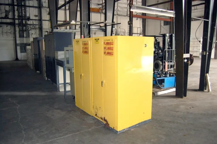 Photo #2 of ABSOLUTE AUCTION - EQUIPMENT OF MAJOR DEFENSE CONTRACTOR