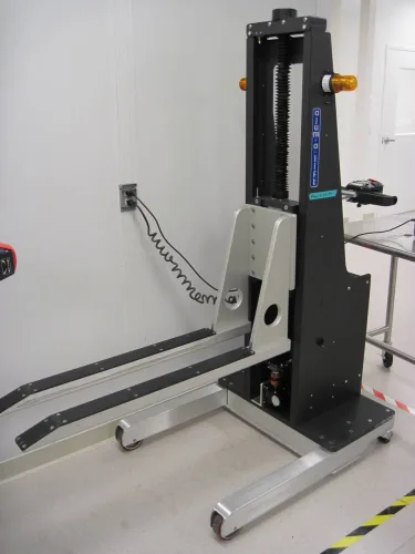 Photo #7 of EXTREMELY LATE MODEL MEDICAL FACILITY ASSETS, FEATURING: 500KW CAT GENERATOR, SIEMENS WATER FILTRATION SYSTEMS, EVAPCO & CARRIER TOWERS & CHILLERS, AIR COMPRESSORS, BOILERS, OVENS, FREEZERS, STRETCH WRAPPER & MORE.