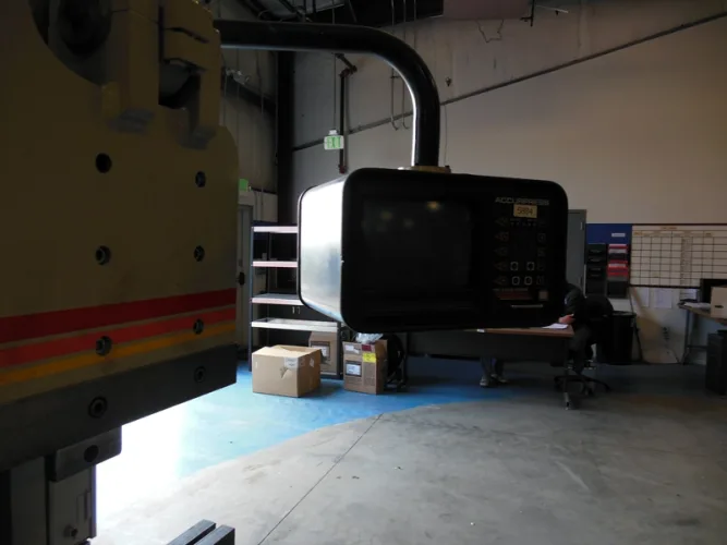Photo #3 of (1993) 175-TON X 12' ACCURPRESS MDL: 717512 CNC PRESS BRAKE