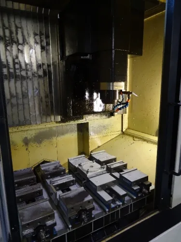 Photo #30 of CINRAM - LATE MODEL CNC TOOL ROOM EQUIPMENT, LARGE PLASTIC INJECTION MOULDING OPERATION AND ALL SUPPORT AND WAREHOUSE EQUIPMENT FROM A 400,00 SQ' FACILITY