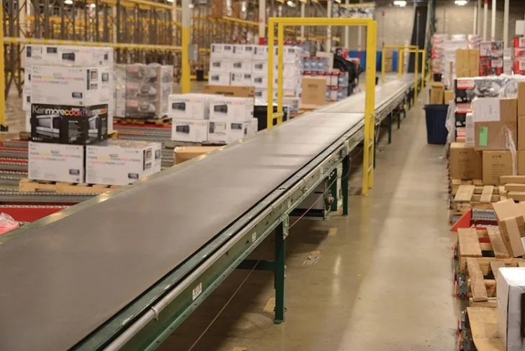 Photo #9 of FORMER ASSETS OF SEARS HOLDING CORP. - DISTRIBUTION CENTER - FORKLIFTS & MATERIAL HANDLING EQUIPMENT