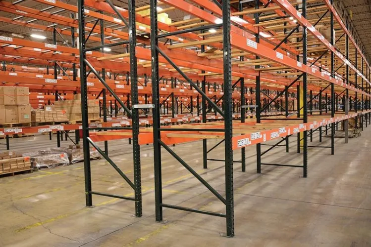 Photo #13 of FORMER ASSETS OF SEARS HOLDING CORP. - DISTRIBUTION CENTER - FORKLIFTS & MATERIAL HANDLING EQUIPMENT