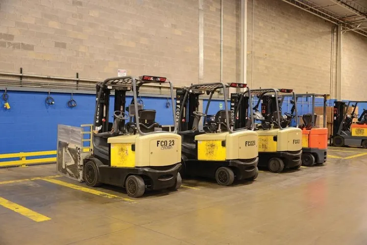 Photo #17 of FORMER ASSETS OF SEARS HOLDING CORP. - DISTRIBUTION CENTER - FORKLIFTS & MATERIAL HANDLING EQUIPMENT