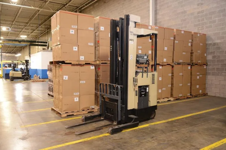 Photo #21 of FORMER ASSETS OF SEARS HOLDING CORP. - DISTRIBUTION CENTER - FORKLIFTS & MATERIAL HANDLING EQUIPMENT