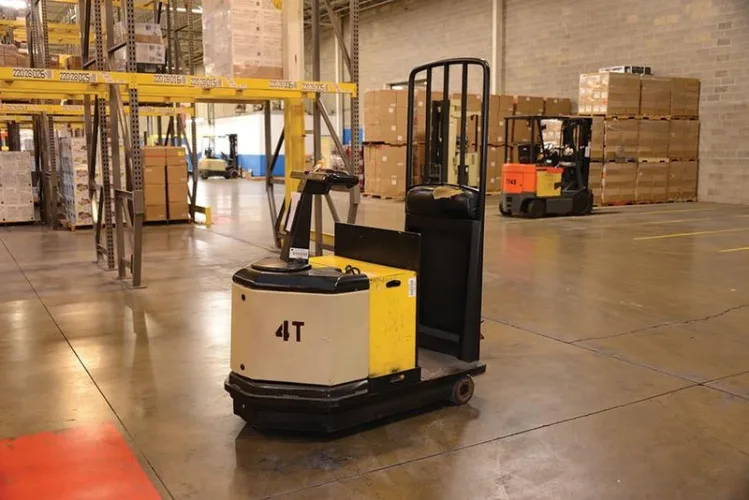 Photo #22 of FORMER ASSETS OF SEARS HOLDING CORP. - DISTRIBUTION CENTER - FORKLIFTS & MATERIAL HANDLING EQUIPMENT