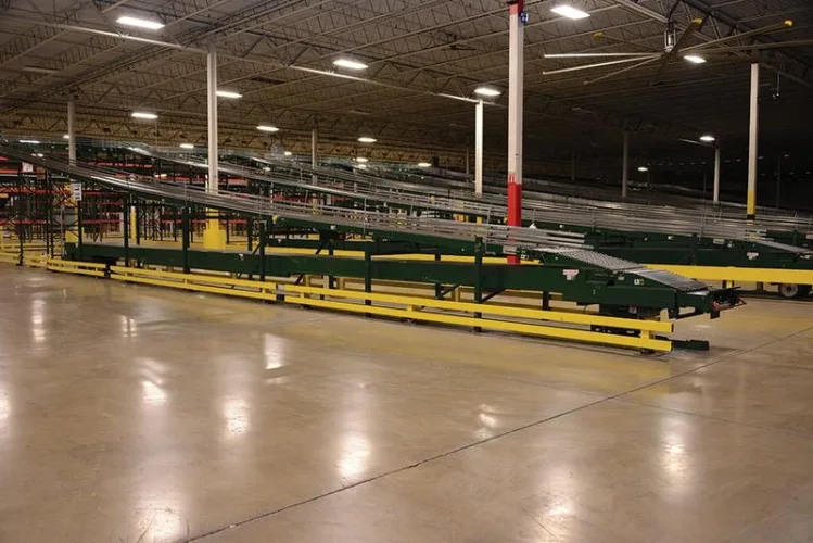 Photo #50 of FORMER ASSETS OF SEARS HOLDING CORP. - DISTRIBUTION CENTER - FORKLIFTS & MATERIAL HANDLING EQUIPMENT