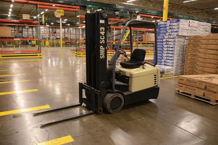 Photo #71 of FORMER ASSETS OF SEARS HOLDING CORP. - DISTRIBUTION CENTER - FORKLIFTS & MATERIAL HANDLING EQUIPMENT
