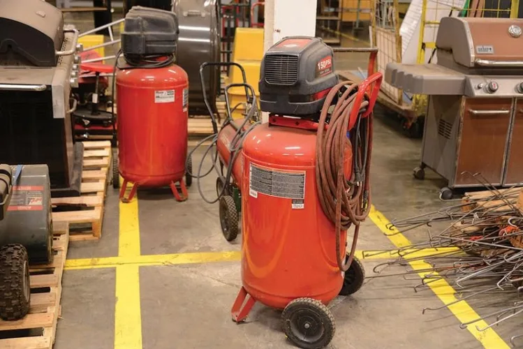 Photo #76 of FORMER ASSETS OF SEARS HOLDING CORP. - DISTRIBUTION CENTER - FORKLIFTS & MATERIAL HANDLING EQUIPMENT