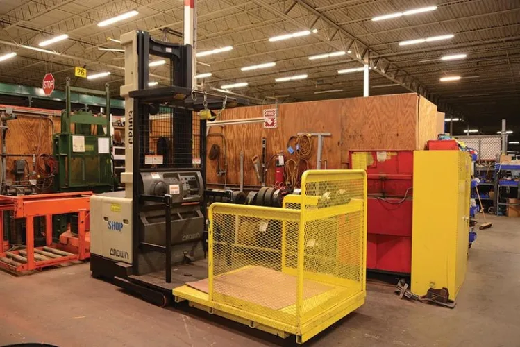 Photo #96 of FORMER ASSETS OF SEARS HOLDING CORP. - DISTRIBUTION CENTER - FORKLIFTS & MATERIAL HANDLING EQUIPMENT
