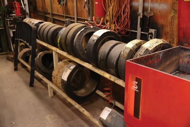 Photo #97 of FORMER ASSETS OF SEARS HOLDING CORP. - DISTRIBUTION CENTER - FORKLIFTS & MATERIAL HANDLING EQUIPMENT
