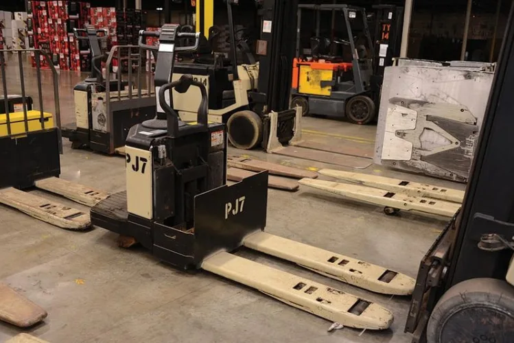 Photo #116 of FORMER ASSETS OF SEARS HOLDING CORP. - DISTRIBUTION CENTER - FORKLIFTS & MATERIAL HANDLING EQUIPMENT