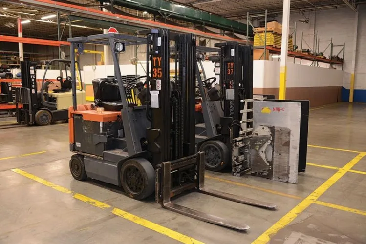 Photo #121 of FORMER ASSETS OF SEARS HOLDING CORP. - DISTRIBUTION CENTER - FORKLIFTS & MATERIAL HANDLING EQUIPMENT