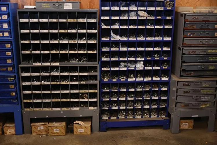 Photo #33 of FORMER ASSETS OF SEARS HOLDING CORP.: (2) FACILITIES TOTALING 1,400,000 SF DISTRIBUTION CENTERS - MATERIAL HANDLING