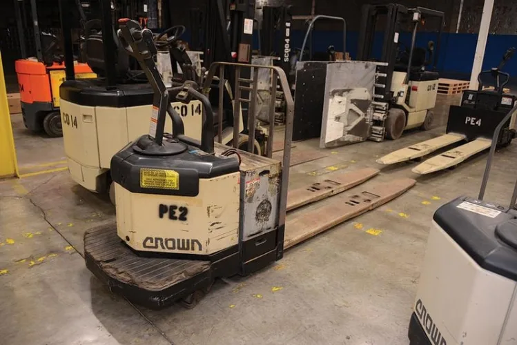 Photo #53 of FORMER ASSETS OF SEARS HOLDING CORP.: (2) FACILITIES TOTALING 1,400,000 SF DISTRIBUTION CENTERS - MATERIAL HANDLING