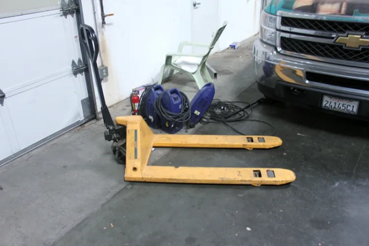 Photo #5 of BY ORDER OF US BANKRUPTCY COURT CASE #14-32070 - CAPITOL AIR SYSTEMS: SULLAIR, INGERSOLL RAND, SULLIVAN PALATEK, ATLAS COPCO AIR COMPRESSORS, AIRTEK, SULLAIR, BEKO TECHNOLOGIES AIR DYERS, FORD & CHEVROLET TRUCKS & MUCH MORE