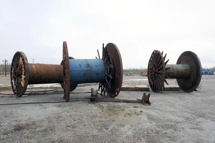 Photo #1 of MCDERMOTT INC.: FEATURING: RARE, HIGH QUALITY MARINE SERVICE EQUIPMENT; WINCHES; (2) RECONDITIONED AMERICAN 125 T. CRAWLER CRANES; PIPELINE SERVICE EQUIPMENT; FABRICATION & WELDING EQUIPMENT; ROLLING STOCK & MUCH MORE!