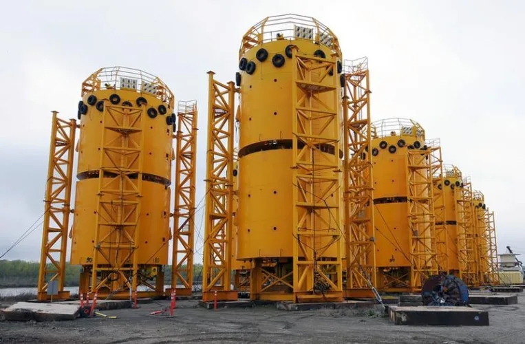 Photo #4 of MCDERMOTT INC.: FEATURING: RARE, HIGH QUALITY MARINE SERVICE EQUIPMENT; WINCHES; (2) RECONDITIONED AMERICAN 125 T. CRAWLER CRANES; PIPELINE SERVICE EQUIPMENT; FABRICATION & WELDING EQUIPMENT; ROLLING STOCK & MUCH MORE!