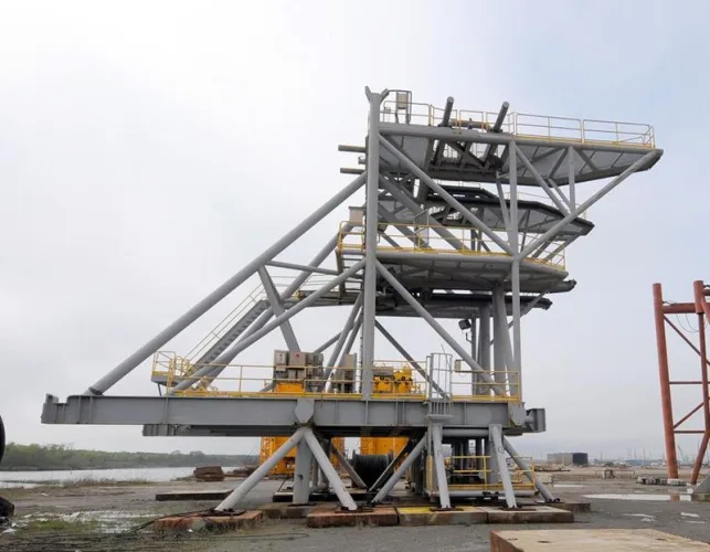 Photo #24 of MCDERMOTT INC.: FEATURING: RARE, HIGH QUALITY MARINE SERVICE EQUIPMENT; WINCHES; (2) RECONDITIONED AMERICAN 125 T. CRAWLER CRANES; PIPELINE SERVICE EQUIPMENT; FABRICATION & WELDING EQUIPMENT; ROLLING STOCK & MUCH MORE!
