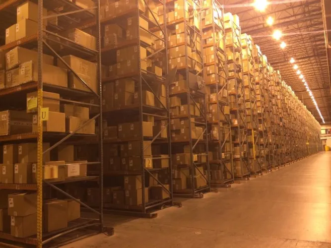 Photo #2 of CLARKS AMERICAS INC. - VERY CLEAN 300,000 SF WAREHOUSING & DISTRIBUTION CENTER