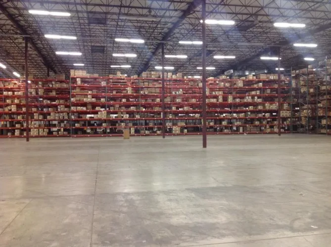 Photo #3 of CLARKS AMERICAS INC. - VERY CLEAN 300,000 SF WAREHOUSING & DISTRIBUTION CENTER