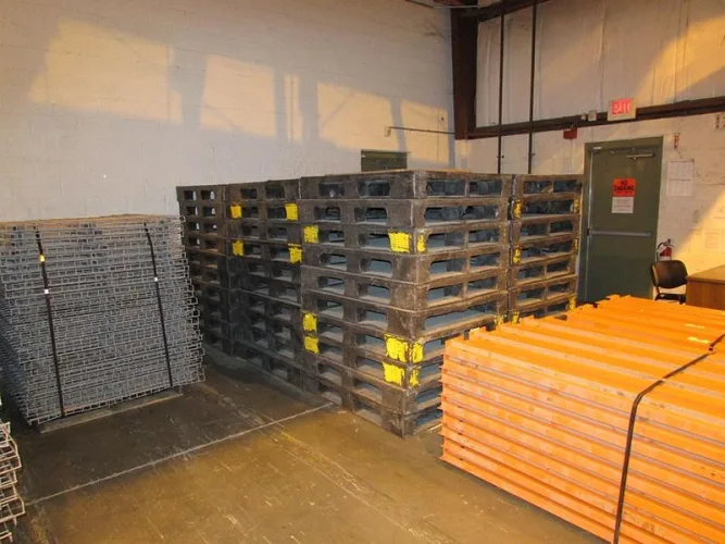 Photo #26 of CLARKS AMERICAS INC. - VERY CLEAN 300,000 SF WAREHOUSING & DISTRIBUTION CENTER