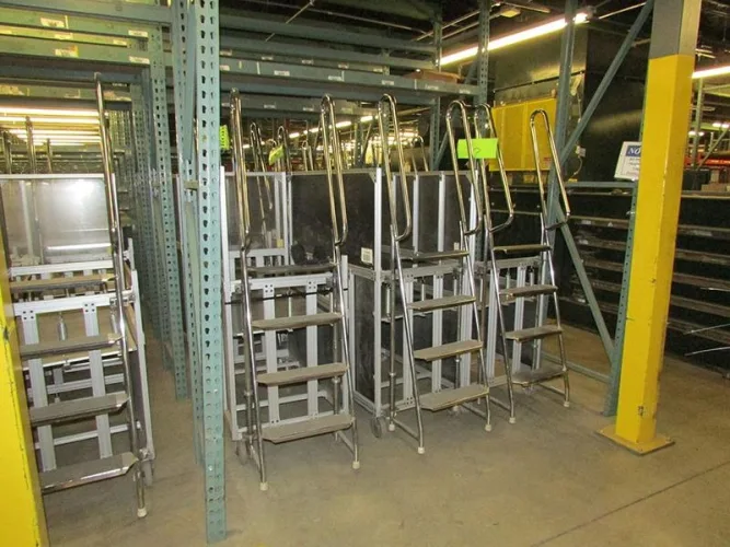 Photo #28 of CLARKS AMERICAS INC. - VERY CLEAN 300,000 SF WAREHOUSING & DISTRIBUTION CENTER
