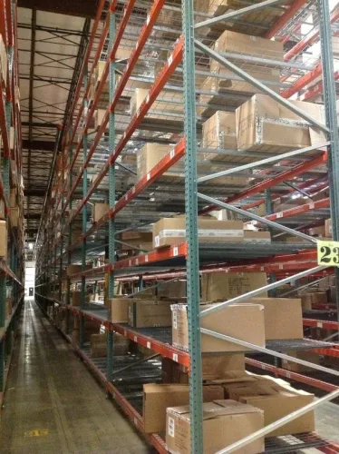 Photo #1 of CLARKS AMERICA, INC.: VERY CLEAN 300,000 SF DISTRIBUTION CENTER