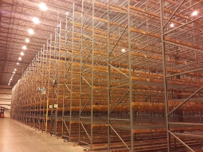 Photo #7 of CLARKS AMERICA, INC.: VERY CLEAN 300,000 SF DISTRIBUTION CENTER