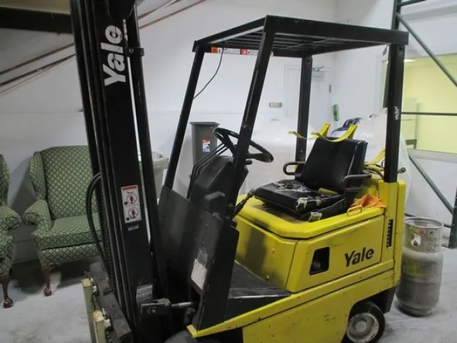 Photo #4 of 2-DAY ONLINE AUCTION, DAY 1:  ENTERTAINMENT DESIGN GROUP, INC., FEATURING: TRUCKS, TRAILERS, FORKLIFTS, METAL WORKING EQUIPMENT, WELDERS, MACHINE TOOLS PAINT BOOTHS & MORE