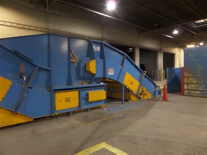 Photo #30 of ASSETS FORMERLY OF INTERNATIONAL PAPER COMPANY, FEATURING: 2006 MACPRESSE BALER, ALLEGHENY-WAGNER PAPER SHREDDER, (2) INTERNATIONAL TRACTORS, (19) OVER THE ROAD TRAILERS - STOUGHTON, GREAT DANE, WABASH & FREUHAUF, 100's OF BINS/DUMPSTERS & MUCH MORE