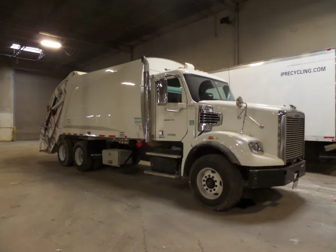 Photo #48 of ASSETS FORMERLY OF INTERNATIONAL PAPER COMPANY, FEATURING: 2006 MACPRESSE BALER, ALLEGHENY-WAGNER PAPER SHREDDER, (2) INTERNATIONAL TRACTORS, (19) OVER THE ROAD TRAILERS - STOUGHTON, GREAT DANE, WABASH & FREUHAUF, 100's OF BINS/DUMPSTERS & MUCH MORE
