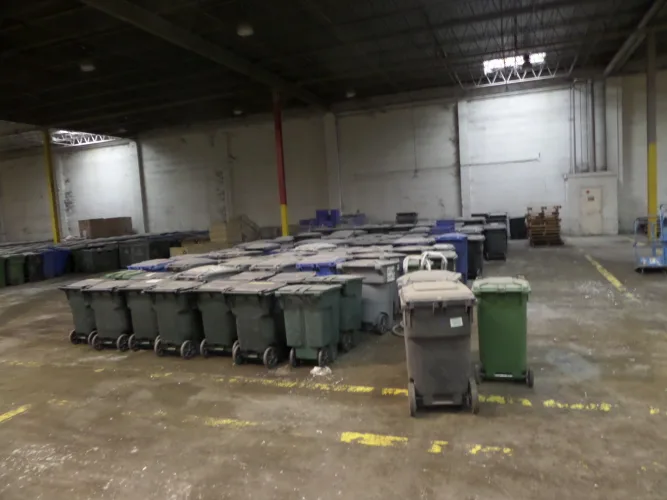 Photo #60 of ASSETS FORMERLY OF INTERNATIONAL PAPER COMPANY, FEATURING: 2006 MACPRESSE BALER, ALLEGHENY-WAGNER PAPER SHREDDER, (2) INTERNATIONAL TRACTORS, (19) OVER THE ROAD TRAILERS - STOUGHTON, GREAT DANE, WABASH & FREUHAUF, 100's OF BINS/DUMPSTERS & MUCH MORE