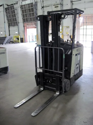 Photo #24 of SHORT NOTICE 2-DAY ONLINE AUCTION: FORMER OFFICE DEPOT DISTRIBUTION CENTER, FEATURING: INTERLAKE PALLET RACKING, SHELVING, CROWN FORKLIFTS, ELECTRIC PALLET JACKS, (4) BATTERY CHARGERS, (2) COMPACTORS & MORE