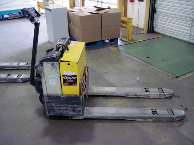 Photo #32 of SHORT NOTICE 2-DAY ONLINE AUCTION: FORMER OFFICE DEPOT DISTRIBUTION CENTER, FEATURING: INTERLAKE PALLET RACKING, SHELVING, CROWN FORKLIFTS, ELECTRIC PALLET JACKS, (4) BATTERY CHARGERS, (2) COMPACTORS & MORE